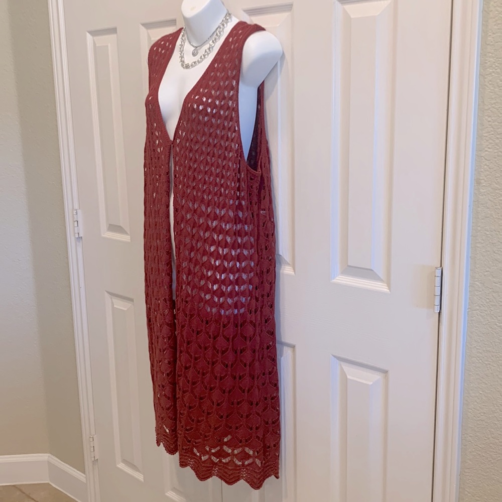 NWT Beautiful burgundy crocheted duster - Picture 5 of 8